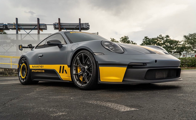 Porsche-GT4-Manthey Racing, bespoke- livery